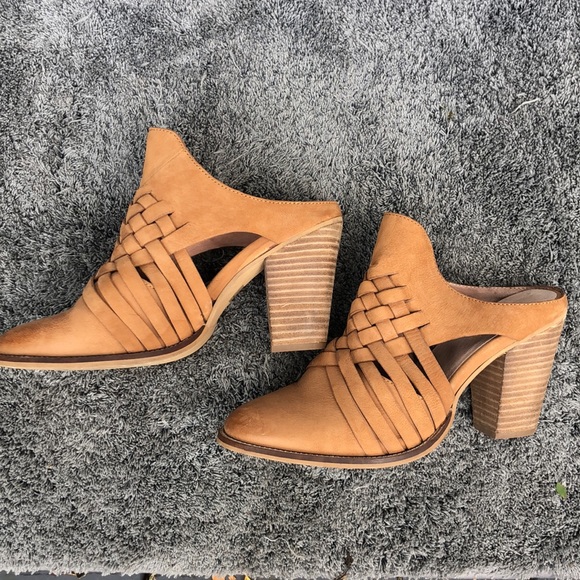 Seychelles Shoes - Seychelles Never worn, size 9, leather boots.